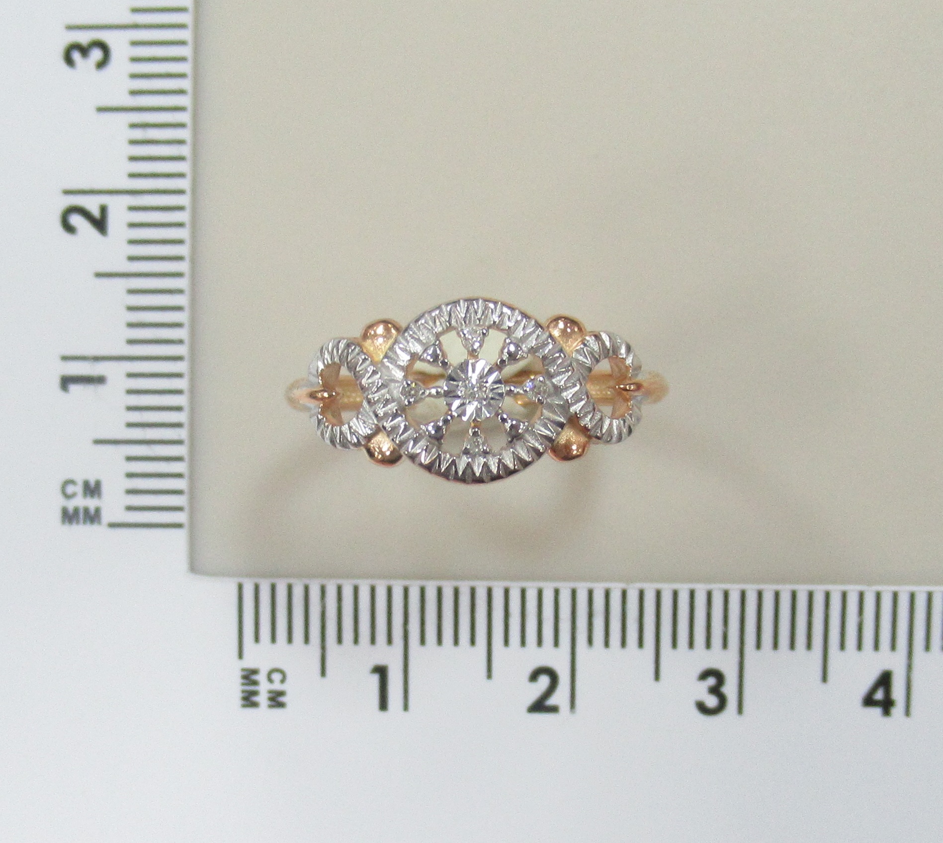 Серебряное кольцо с бриллиантами